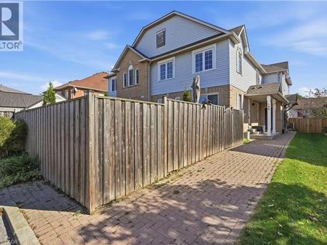 148 Rockhaven Lane, Waterdown, ON, L8B 0J5 house for sale | Listing ID 40865 | Royal LePage