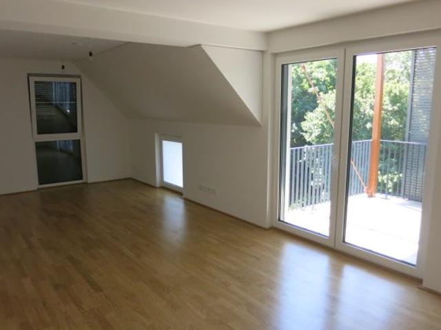 15550 Drei Zimmer mit Gartenblick