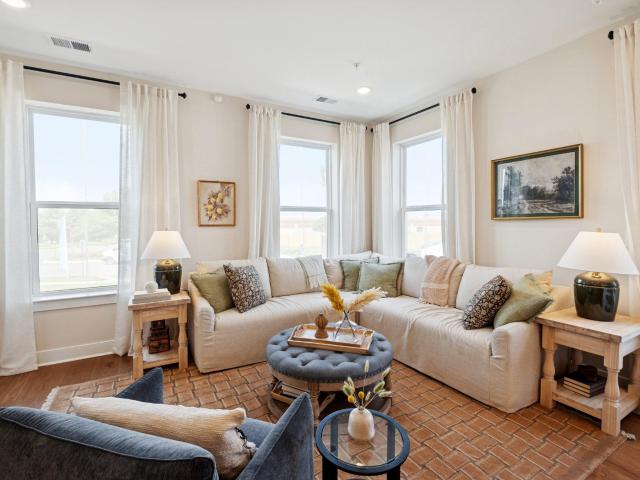 14972 Deco Circle