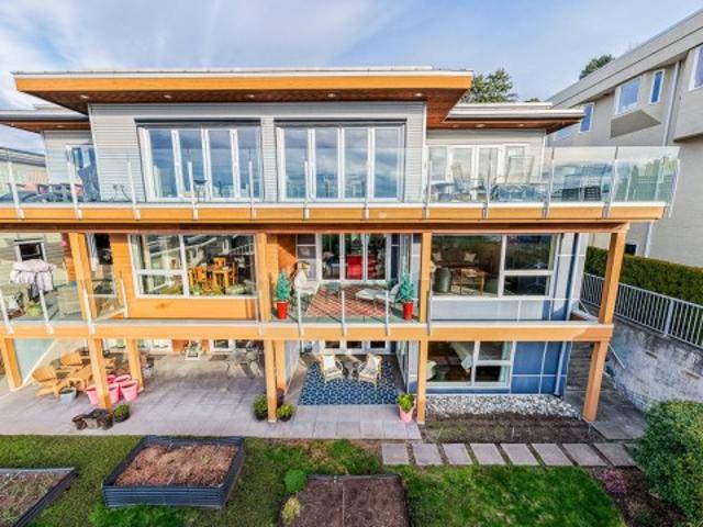 14976 Beachview Avenue, White Rock, BC, V4B 1P1 townhouse for sale | Listing ID R3084 | Royal LePage