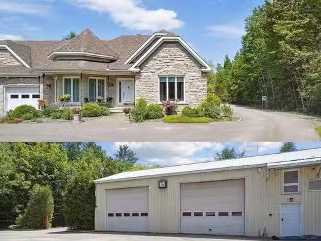 1499 B Route Du Carrefour, Val Des Monts, QC, J8N 5B6 hous.