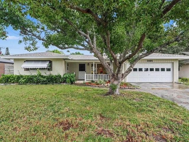 1491 San Helen Dr, Dunedin, FL 34698