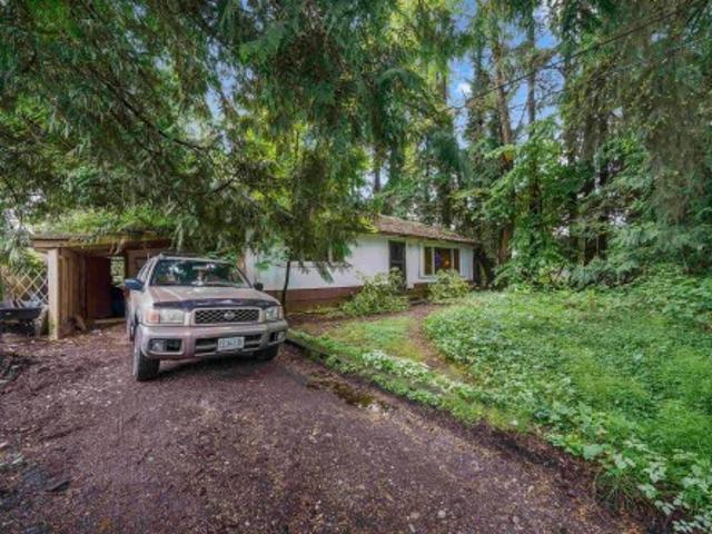 1492 A Avenue, Surrey, BC, V3R 1B4 house for sale | Listing ID R3177 | Royal LePage