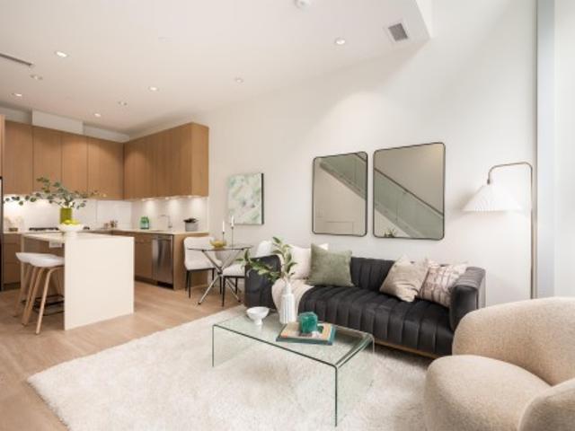 149 1St Avenue E, Vancouver, BC, V6A 0E8 townhouse for sale | Listing ID R3153 | Royal LePage