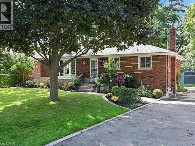 149 Berwick Street, Caledonia, ON, N3W 1E6 house for sale | Listing ID 40862 | Royal LePage