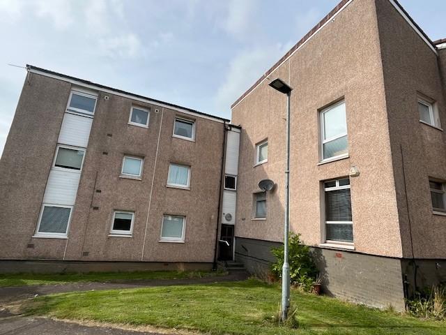 149 Dochart Terrace, Dundee, DD2 4EW 2 bed flat to rent £725 pcm £167 pw