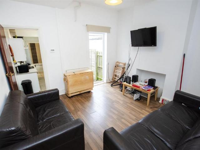 149 Dawlish Road, Metchley, B29 7AH, United Kingdom | 4 bed house for rent #133544297 | Rentberry