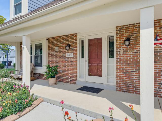 149 Hickory Dr
