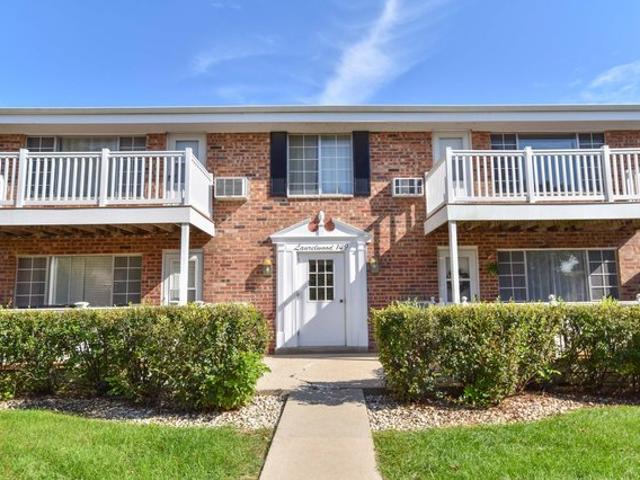 149 Linden Ln Apt 6, Thiensville, WI 53092