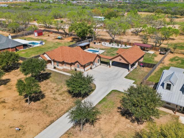 149 Short Meadow Dr, Lytle, TX 78052 | MLS #1950
