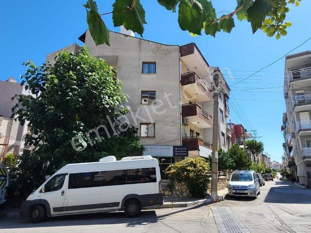 149m2,aydınlık,metroya 375mt geniş 2+1,katta Tek Daire