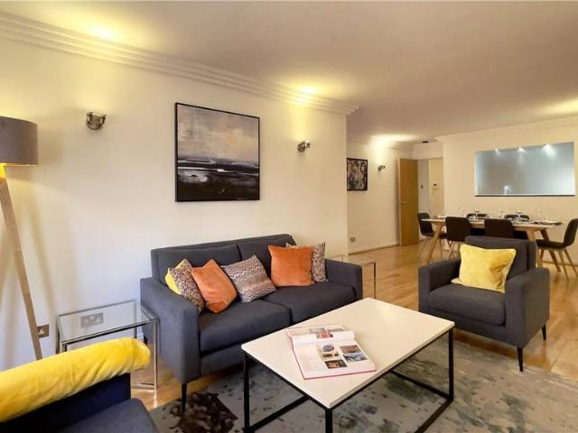 14 16 Bruton Place, London, W1J 6NR, United Kingdom | 2 bed apartment for rent #92161733 | Rentberry
