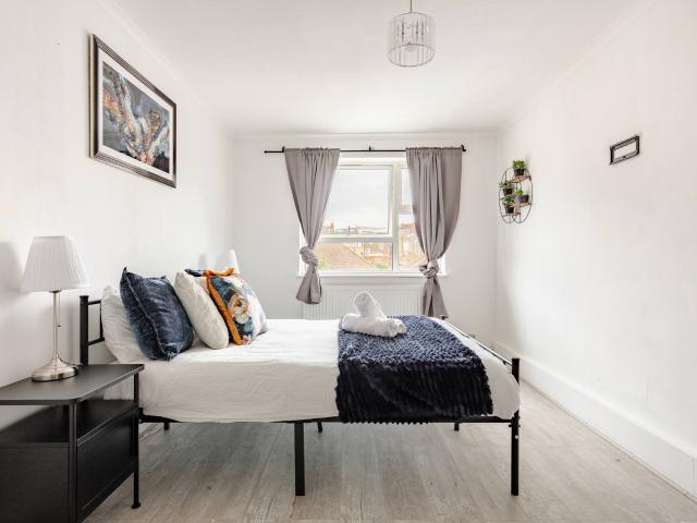 14 16 South Park Road, London, SW19 8SU, United Kingdom | 3 bed apartment for rent #166390403 | Rentberry