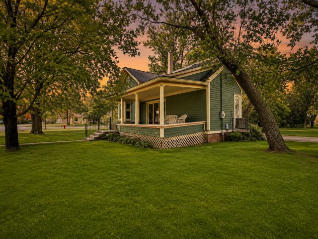 14 3rd Avenue SW