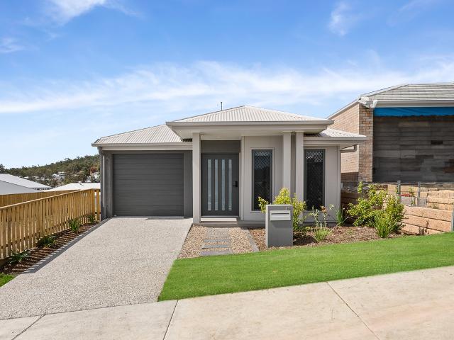 14 Teewah Street, White Rock QLD 4306