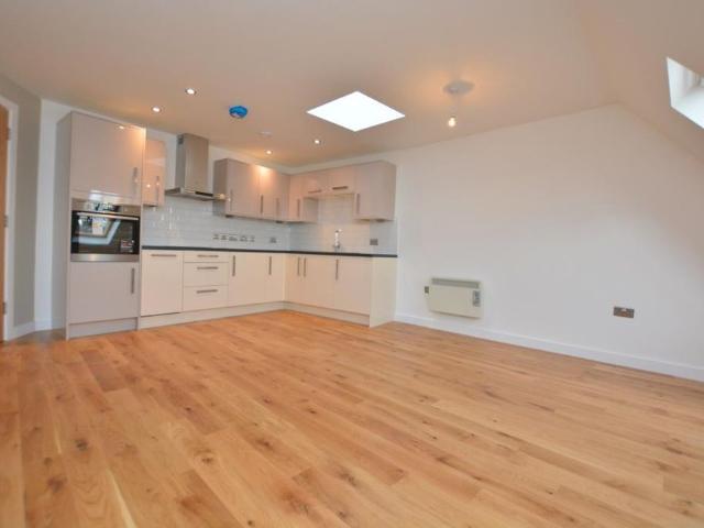 14, The Grosvenor House, Moortown, Leeds, West Yorkshire, LS17 6QD