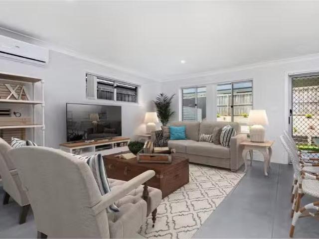 14 Tumpoa Street, Fletcher House for rent Listed by Presence.