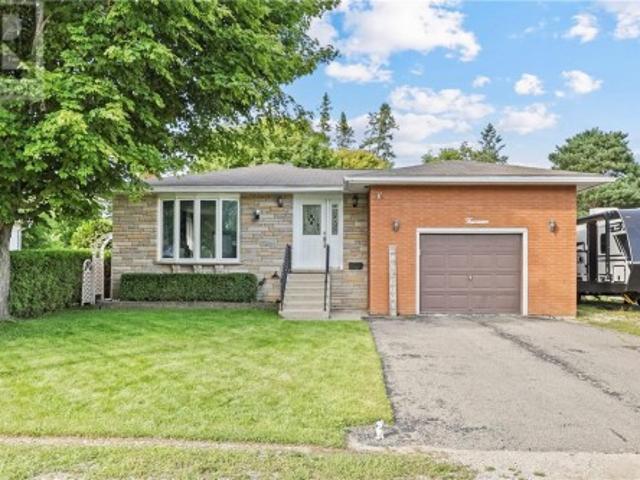 14 Vankoughnet Street W, Little Current, ON, P0P 1K0 house for sale | Listing ID 2130 | Royal LePage