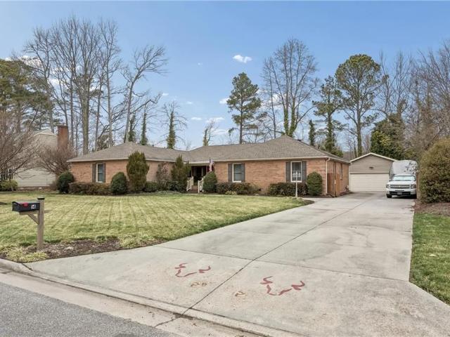14 Valmoore Dr, Poquoson, VA