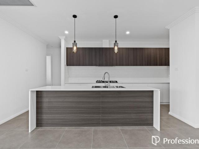 14 Walter StreetThirlmere NSW 2572, Australia