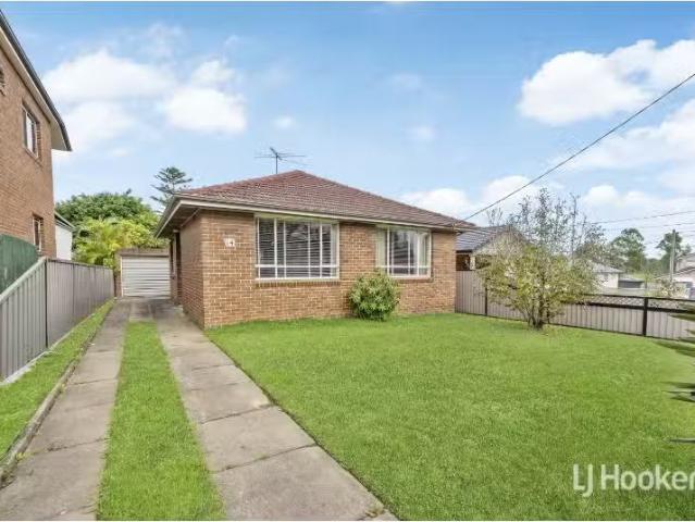 14 Waratah Street, GUILDFORD House for rent Listed by Lj Hook.