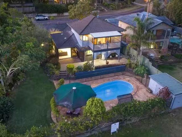 14 Westlake Drive, Mount Ommaney, QLD 4074