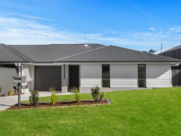 1/4 Wickersley Street, Farley NSW 2320 Duplex For Rent | Domain