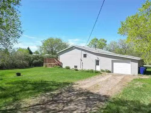 14 Woods Avenue, Shilo, MB, R0K 2A0 house for sale Listing.