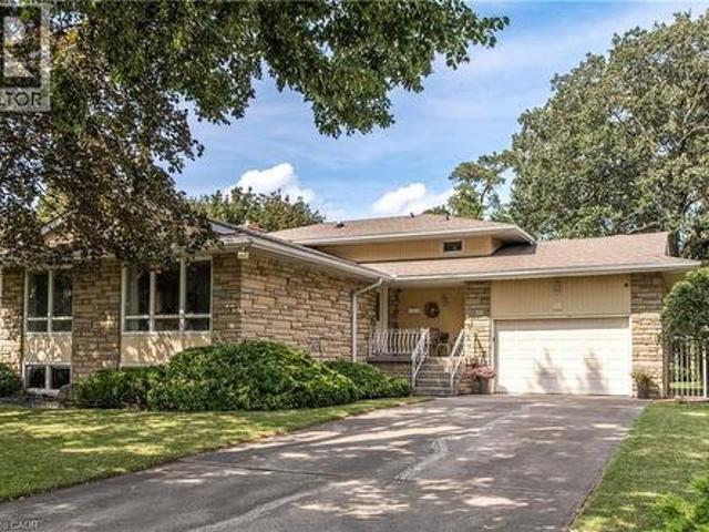 14 Woodside Drive, Hamilton, ON, L8T 1C3 house for sale | Listing ID 40857 | Royal LePage
