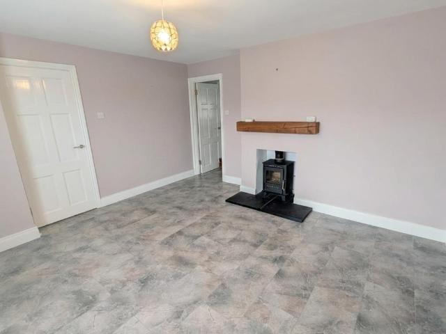 14 Woodside Gardens