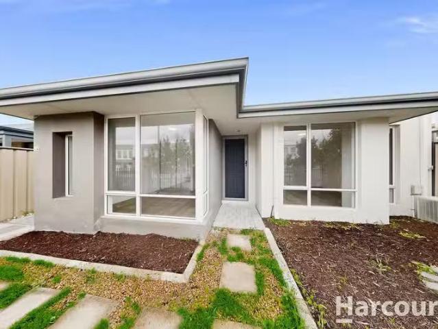 14 Wyperfeld Street, YANCHEP, WA 6035 House for Rent