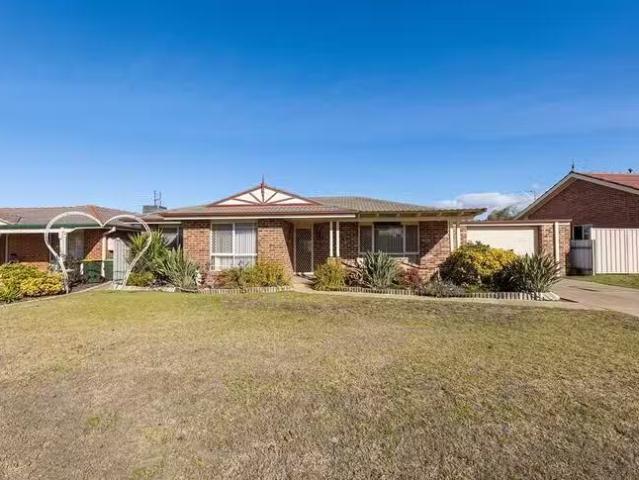 14 Yentoo Drive, Glenfield Park, NSW 2650