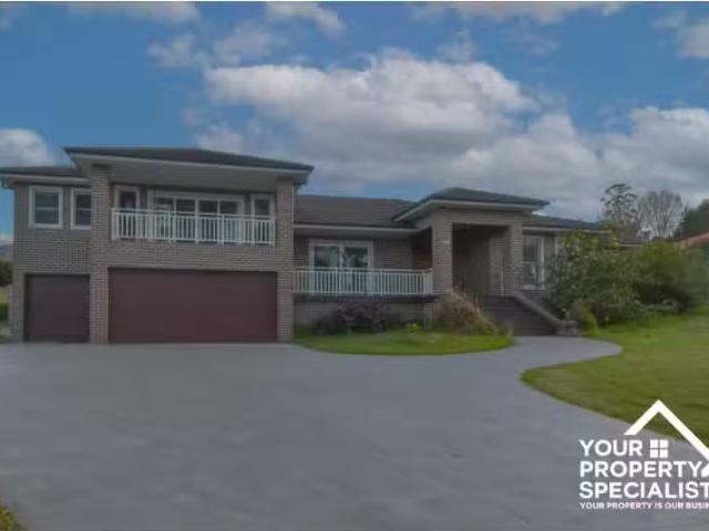 14 Yewens Circuit, GRASMERE House for rent Listed by Your Pro.