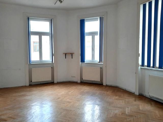 14 Zwei Zimmer Wohnung mit kleinen Schönheitsfehlern für Studentenpärchen!