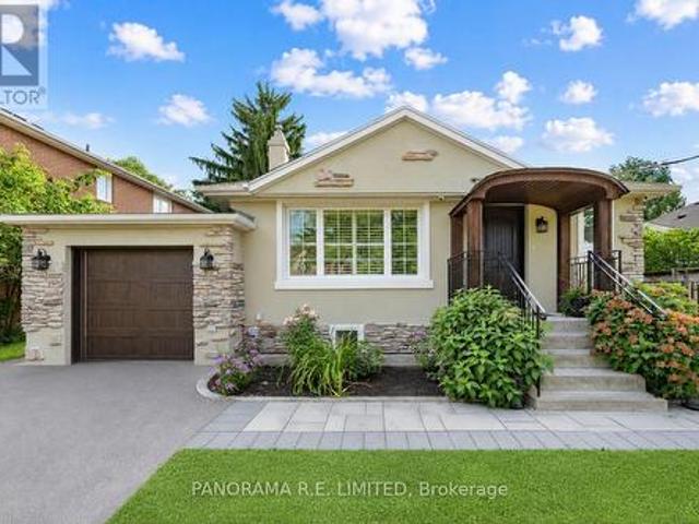 14 Agar Crescent, Toronto, ON, M9B 5A5 house for sale | Listing ID W13690 | Royal LePage