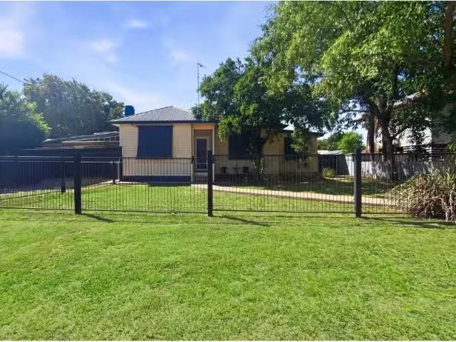 14 Anne Street, Narrabri House for rent Listed by Resharnie K.