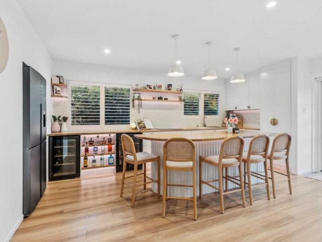 14 Aruma Avenue, Burleigh Waters, QLD 4220