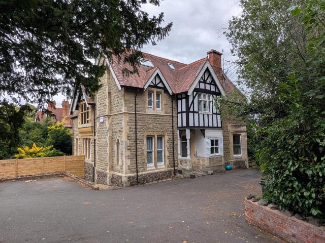 14 Avenue Road, Malvern. 2 bed apartment to rent £775 pcm £179 pw