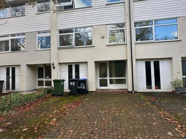 14 B Lillington Avenue, CV32 5UJ 4 bed terraced house to rent £2,300 pcm £531 pw