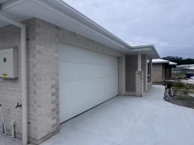14 Basil St, Moonee Beach House for rent Listed by Ali Suter.