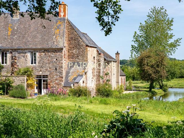14 Bayeux Manoir XII ème 500 m² Dependances 1000M² 4. 500m² Bayeux