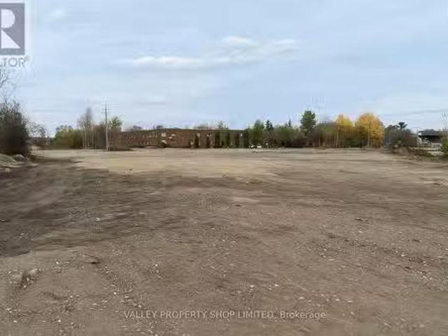 14 Bennett Street, Pembroke, ON, K8A 7Z8 vacant land for lea.