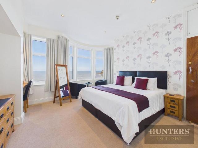14 bed house for sale