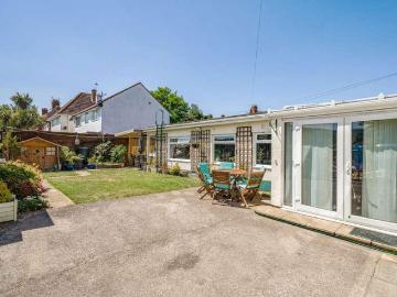 14 bed house for sale