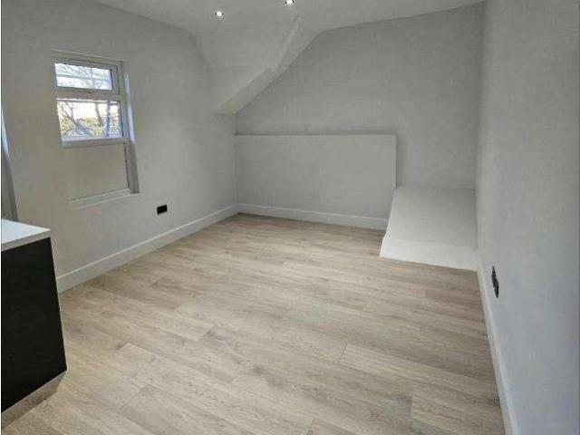 14 bed house to rent