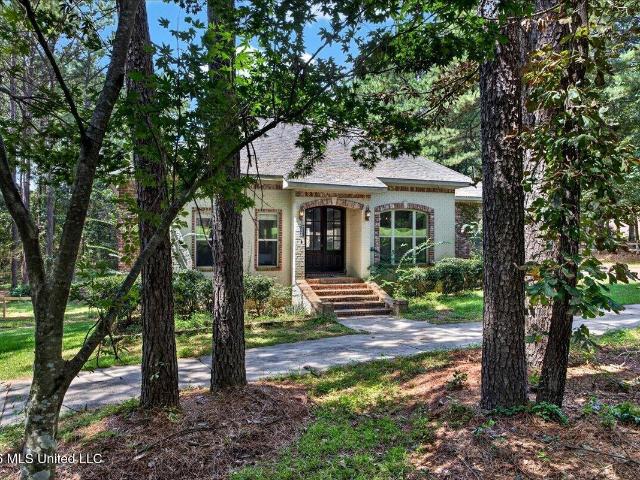 14 Bedford Forrest Lane
