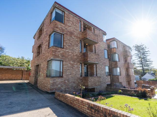 14 Bedroom Apartment / Flat For Sale in Grahamstown Central