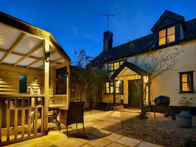 14 bedroom detached house for sale