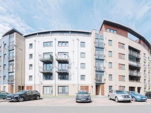 14 bedroom flat for sale