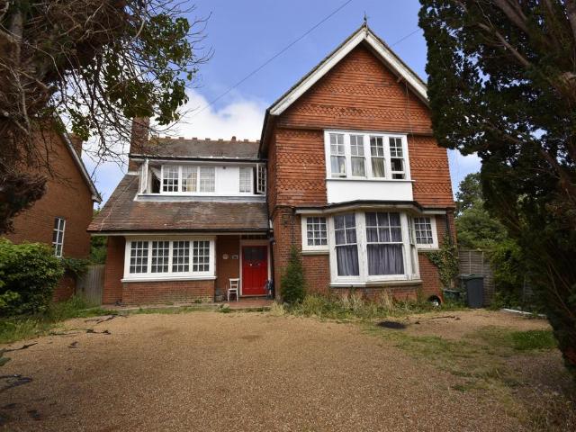 14 bedroom flat for sale